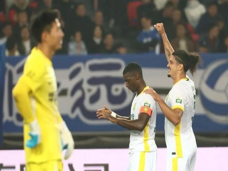 开门红！国安2-0三镇 法比奥破门方镜淇送礼张玉宁建功 国安负2分